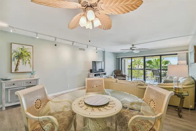 $3,250 | 401 150th Avenue, Unit 245, Madeira Beach, FL 33708