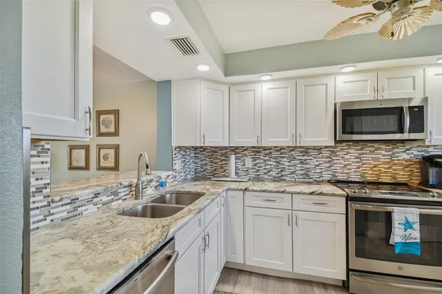 $3,250 | 401 150th Avenue, Unit 245, Madeira Beach, FL 33708