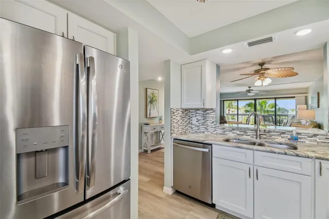 $3,250 | 401 150th Avenue, Unit 245, Madeira Beach, FL 33708