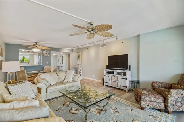 $3,250 | 401 150th Avenue, Unit 245, Madeira Beach, FL 33708