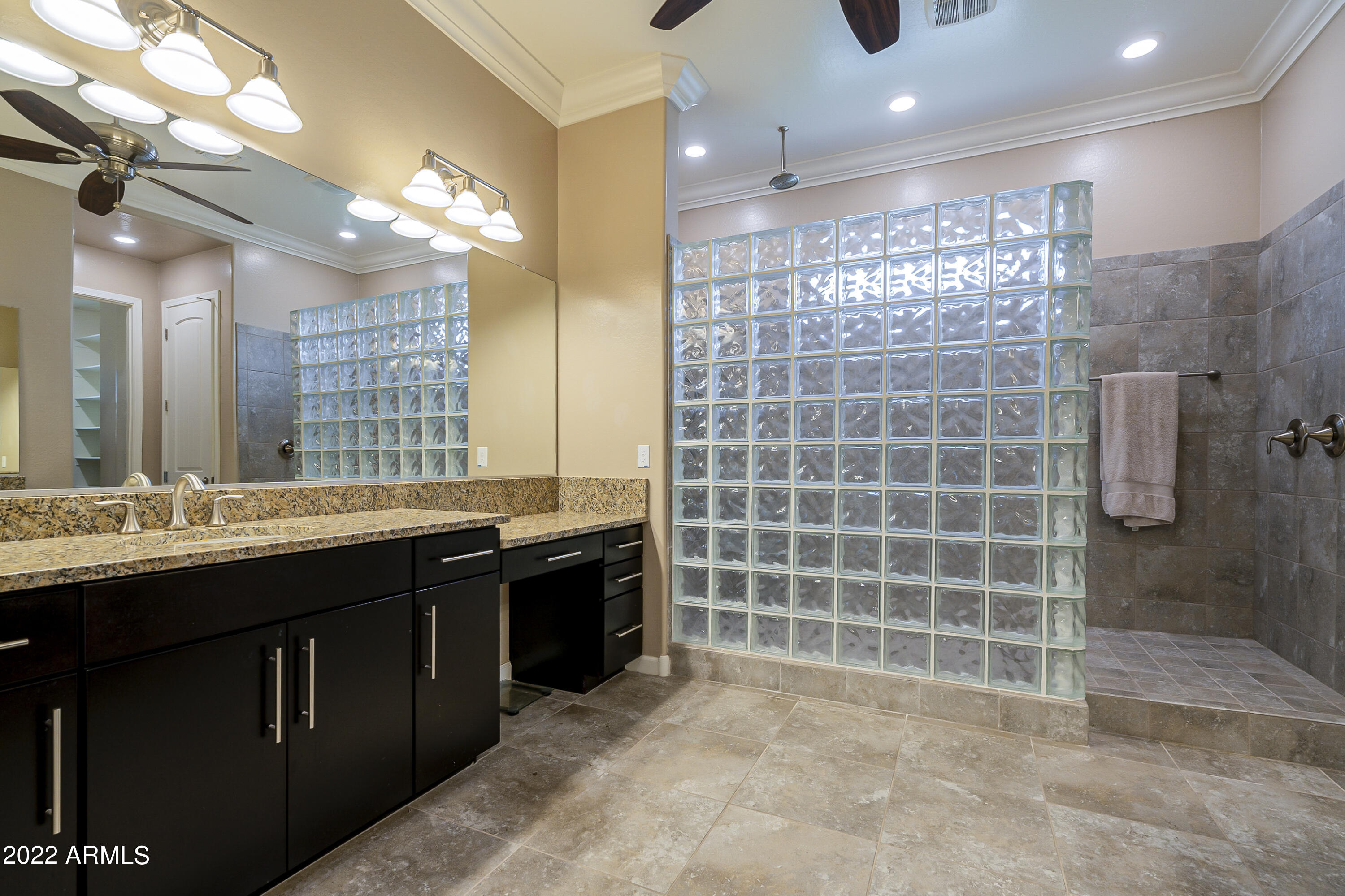 1151 East Reliant Street Gilbert, AZ 85298 - Photo 23 of 68 OWNER EN SUITE