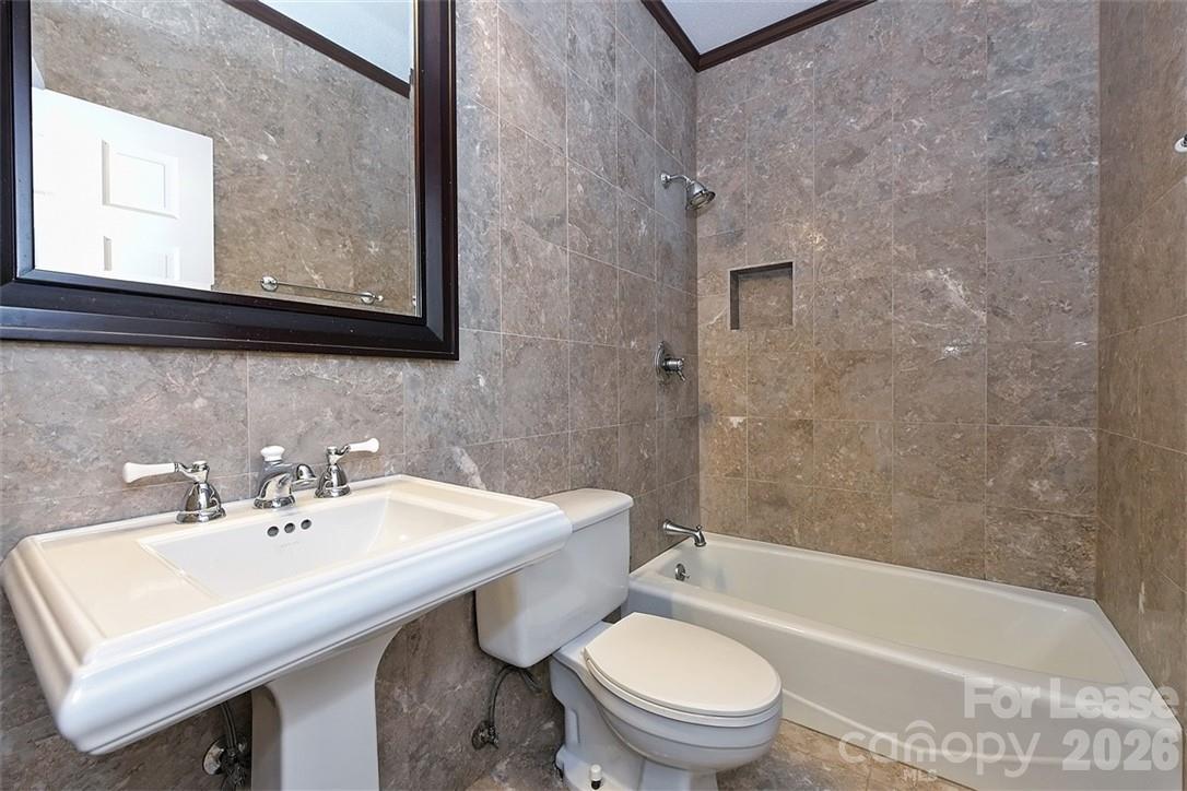 1016 Queens Road, Unit C Charlotte, NC 28207 - Photo 25 of 31 Gallery Image 25