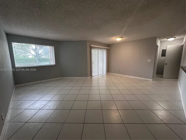$1,800 | 9755 Westview Drive, Unit 1215, Coral Springs, FL 33076
