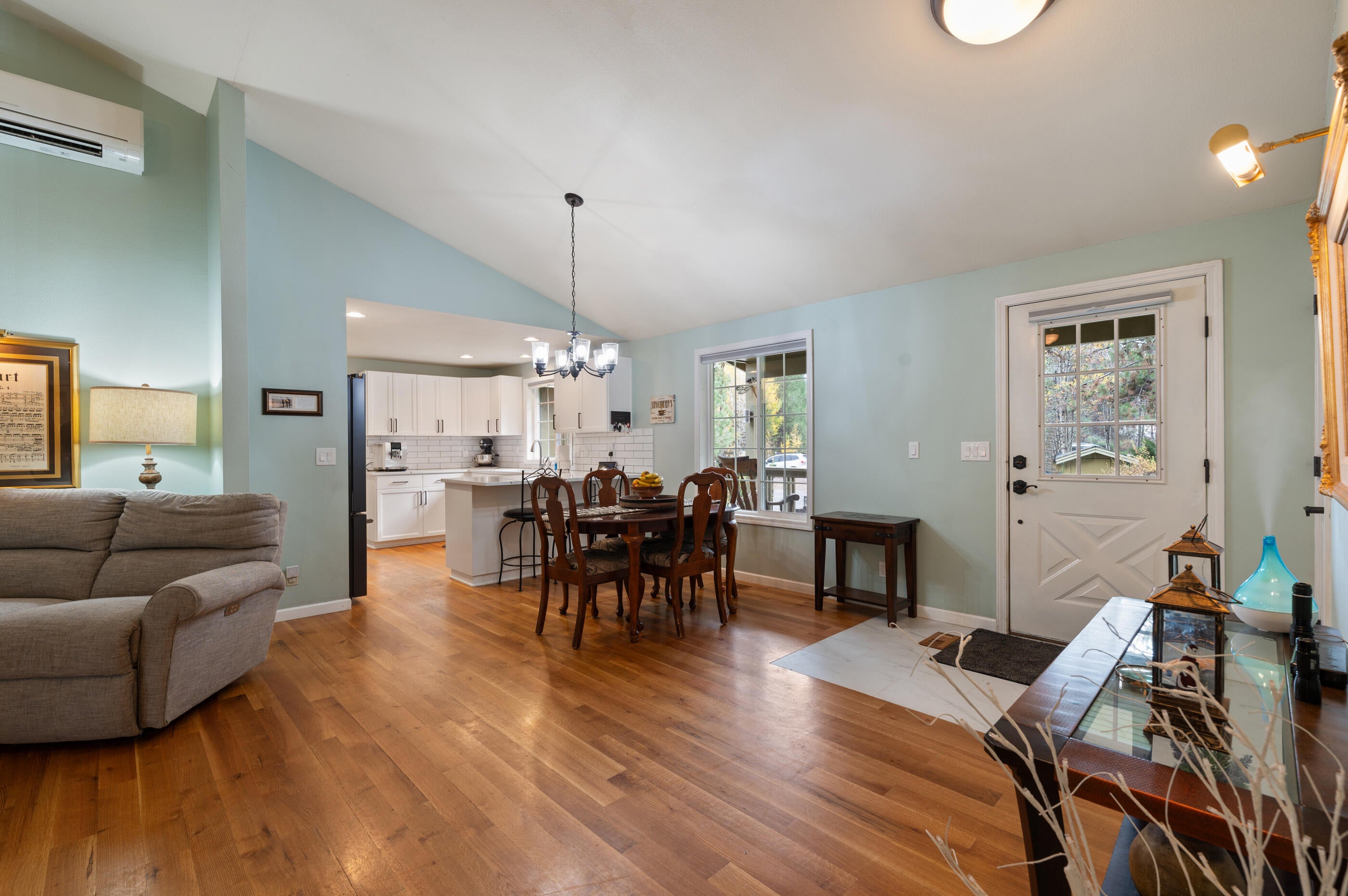 17290 Kingsburg Road Bend, OR 97707 - Photo 17 of 34 17290-kingsburg-rd-bend-or-097707 - 36-2