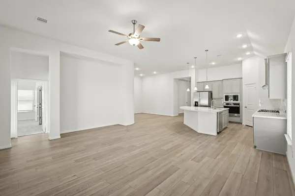 $2,900 | 1420 Florecer Lane, Magnolia, TX 77354