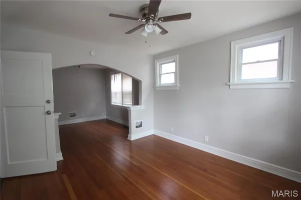 $1,125 | 3965 Potomac Street, Unit 1E, St. Louis, MO 63116