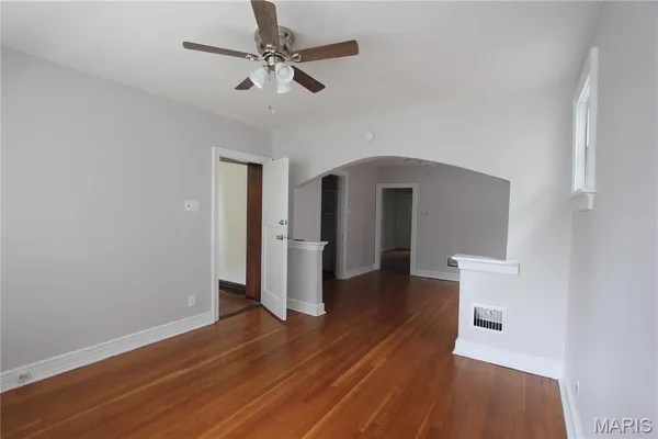 $1,125 | 3965 Potomac Street, Unit 1E, St. Louis, MO 63116