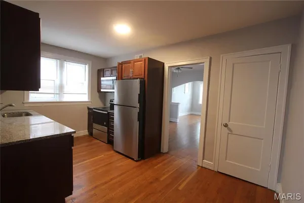 $1,125 | 3965 Potomac Street, Unit 1E, St. Louis, MO 63116