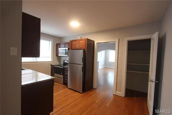 $1,125 | 3965 Potomac Street, Unit 1E, St. Louis, MO 63116