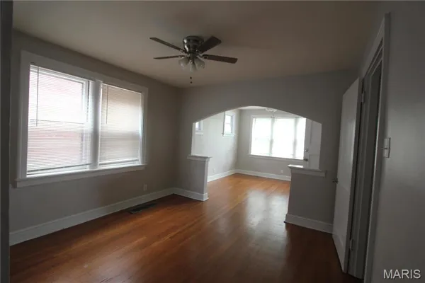 $1,125 | 3965 Potomac Street, Unit 1E, St. Louis, MO 63116