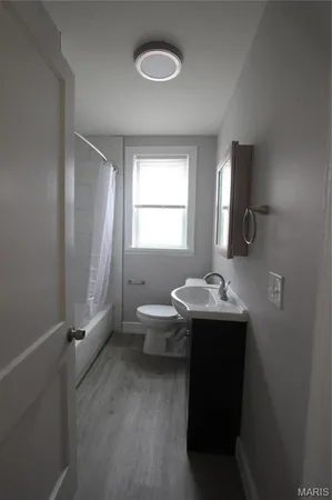 $1,125 | 3965 Potomac Street, Unit 1E, St. Louis, MO 63116