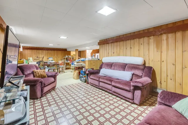 $395,000 | 3253 North Austin Avenue, Chicago, IL 60634