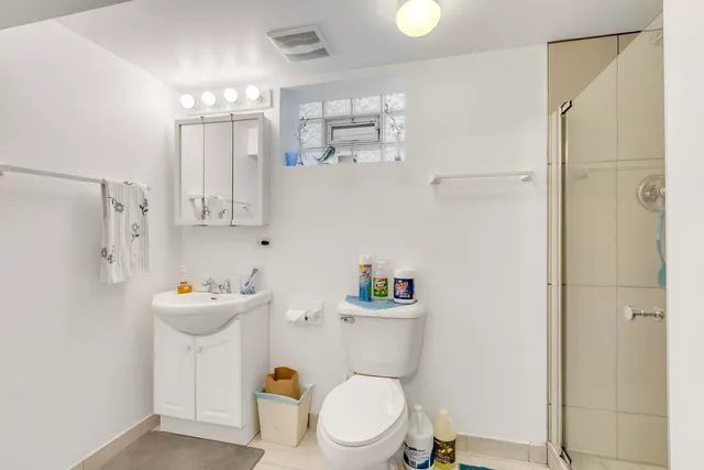 $395,000 | 3253 North Austin Avenue, Chicago, IL 60634