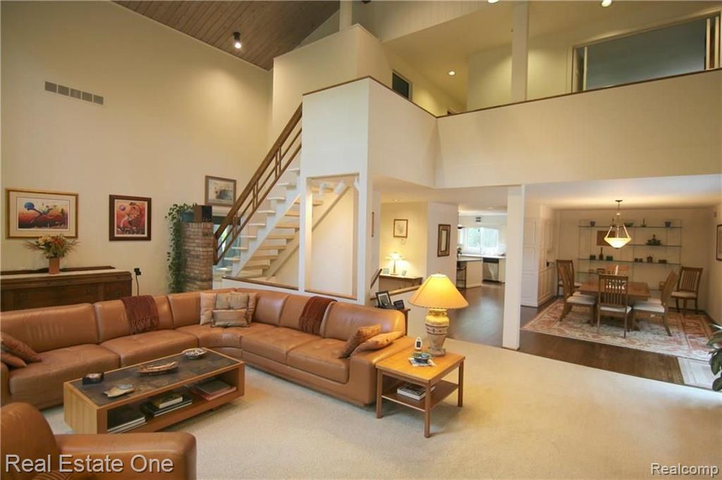 28053 Inkster Road Farmington Hills, MI 48334 - Photo 13 of 46