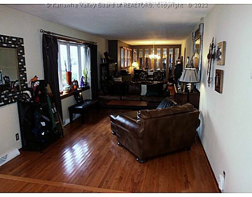 52 Riverview Drive Winfield, WV 25213 - Photo 3 of 16 Living Room.