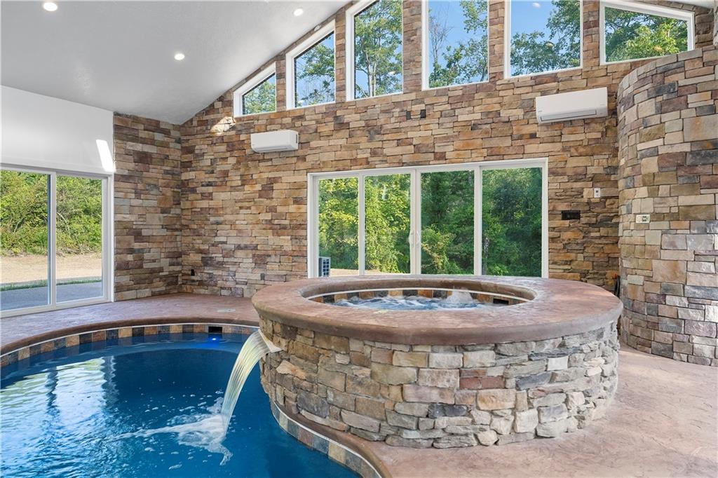 192 Baldwin Road Carnegie, PA 15106 - Photo 20 of 50 a view of fountain with a table in balcony