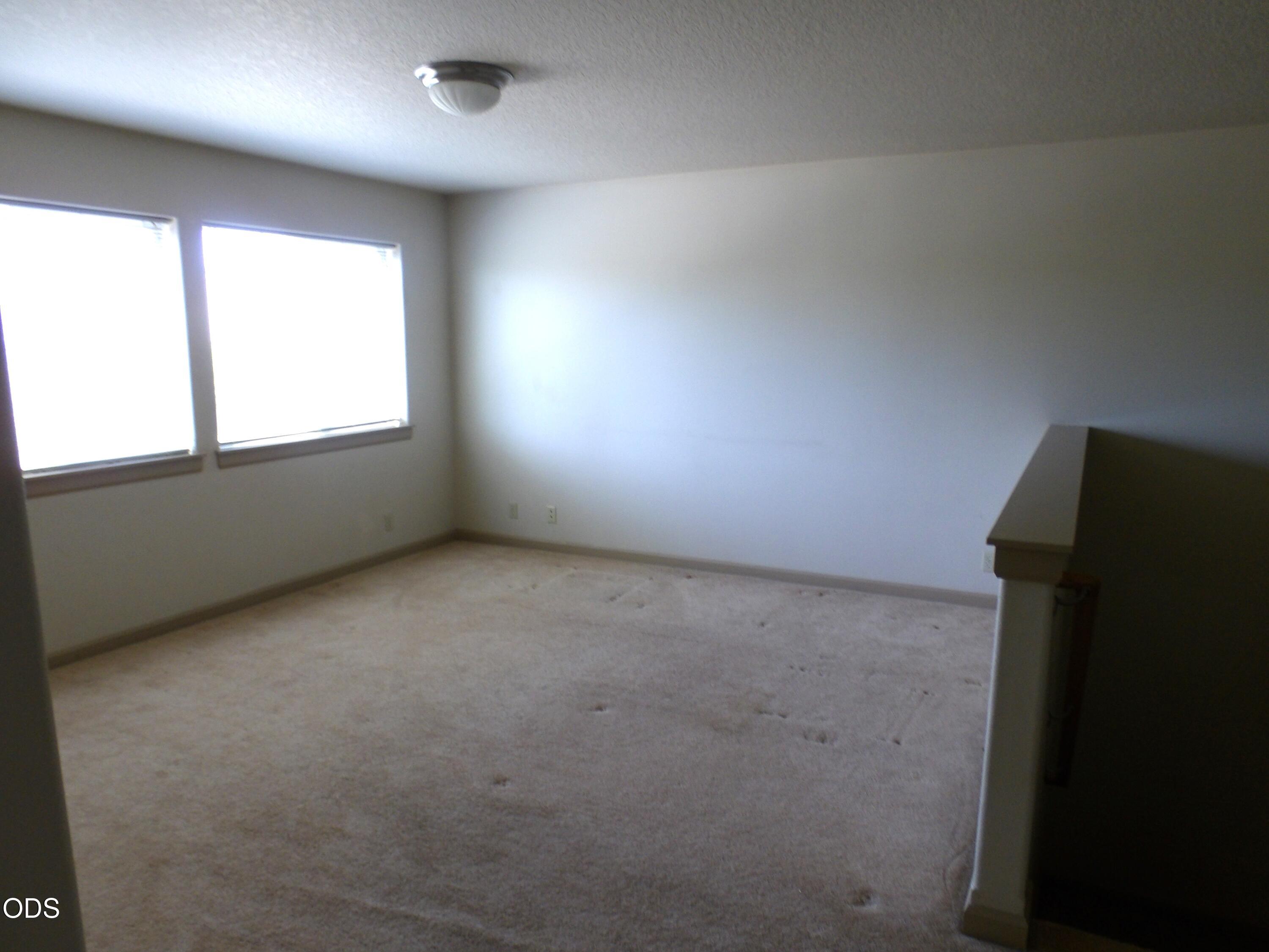 2885 Southwest Juniper Avenue Redmond, OR 97756 - Photo 10 of 16
