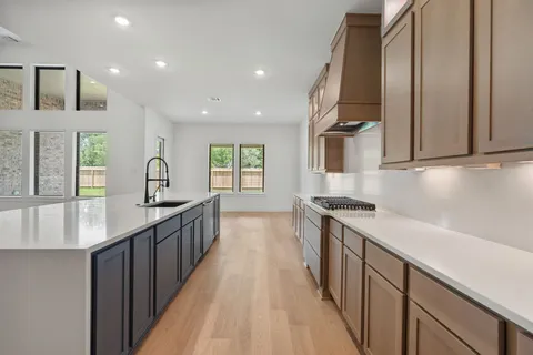 $700,000 | 2501 Barton Crk Trl Drive, Friendswood, TX 77546