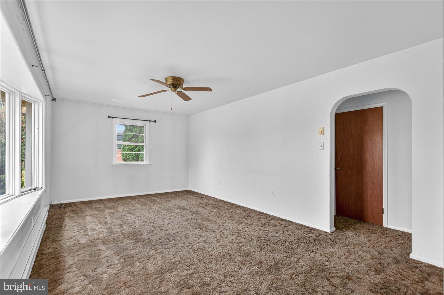 175 Eastbrook Road Smoketown, PA 17576 - Photo 6 of 24 an empty room with windows and closet
