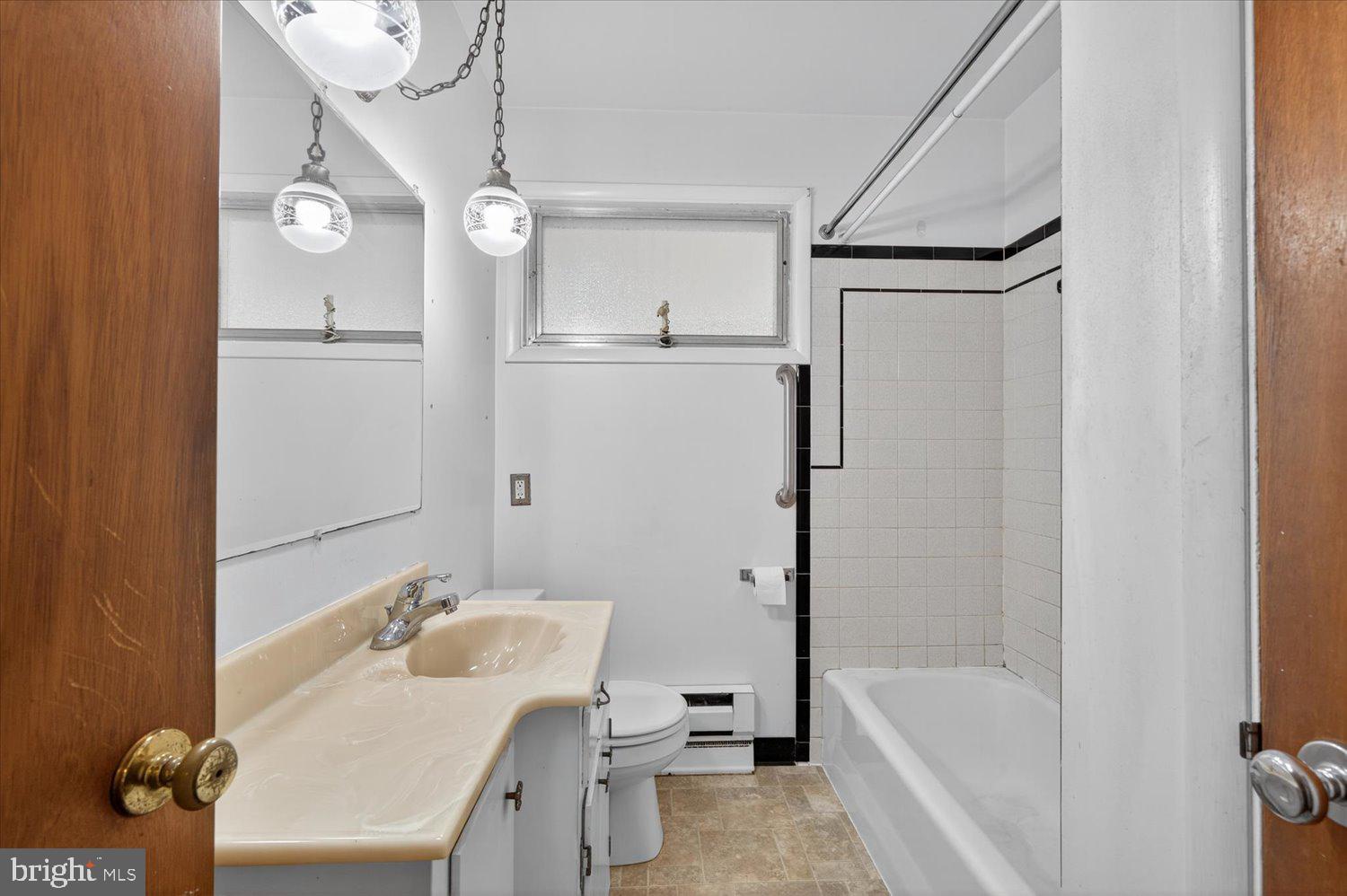 175 Eastbrook Road Smoketown, PA 17576 - Photo 10 of 24 a bathroom with a tub a sink and a mirror