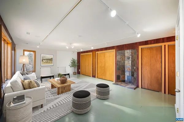 $825,000 | 2288 Lexington Turnpike, Amherst, VA 24521