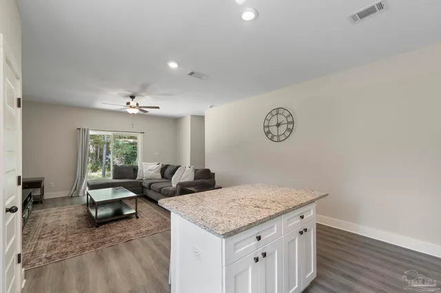 $2,250 | 5087 San Pedro Court, Milton, FL 32583