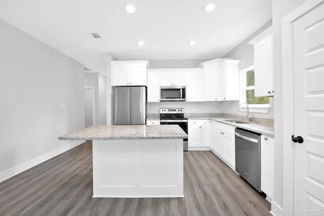 $2,250 | 5087 San Pedro Court, Milton, FL 32583