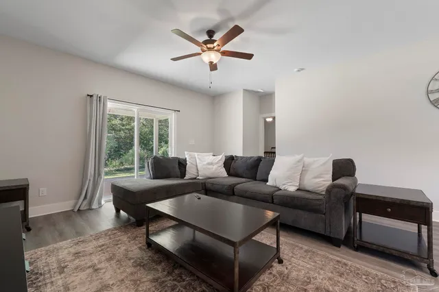 $2,250 | 5087 San Pedro Court, Milton, FL 32583