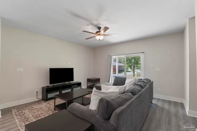 $2,250 | 5087 San Pedro Court, Milton, FL 32583