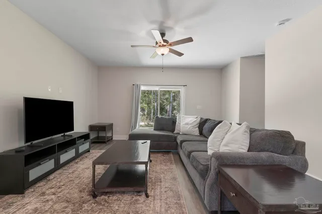 $2,250 | 5087 San Pedro Court, Milton, FL 32583