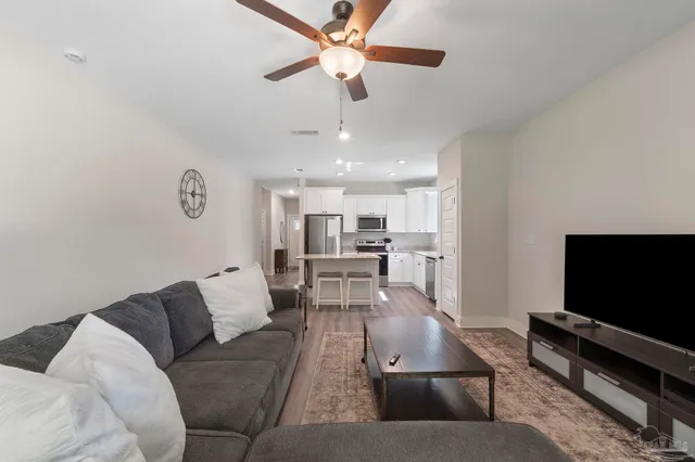 $2,250 | 5087 San Pedro Court, Milton, FL 32583