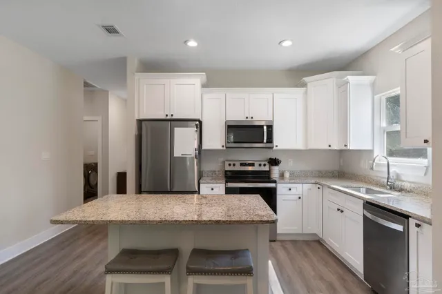 $2,250 | 5087 San Pedro Court, Milton, FL 32583