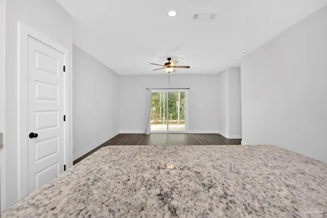 $2,250 | 5087 San Pedro Court, Milton, FL 32583