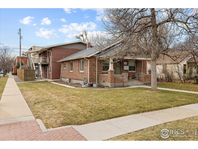 a front view of house with yard