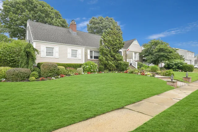 $885,000 | 3309 Balsam Street, Oceanside, NY 11572