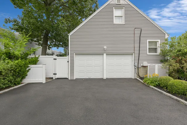 $885,000 | 3309 Balsam Street, Oceanside, NY 11572