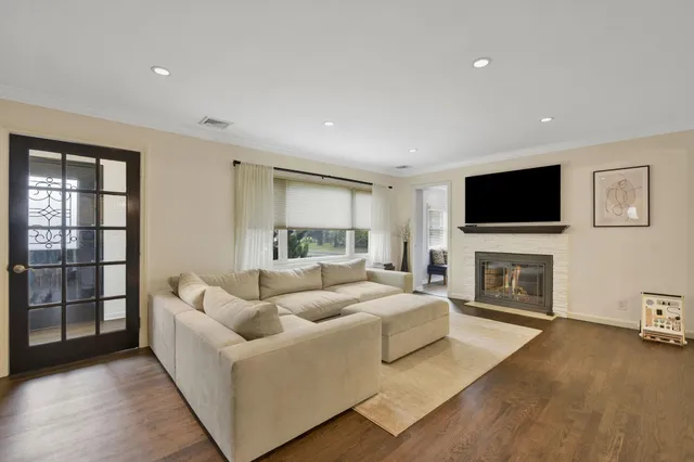 $885,000 | 3309 Balsam Street, Oceanside, NY 11572