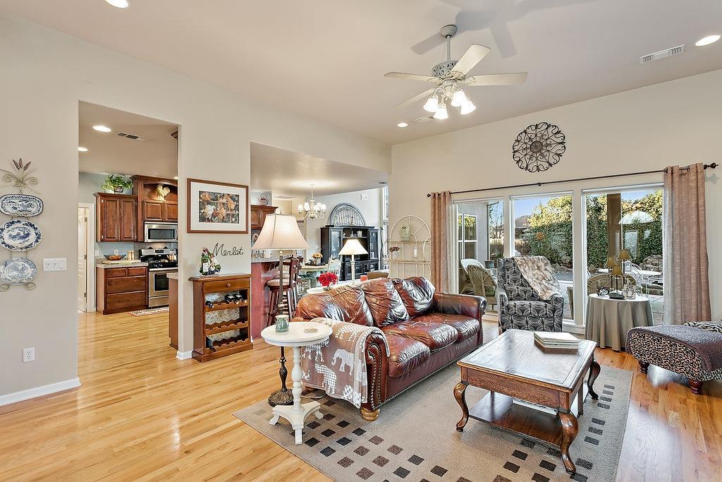 923 St Andrews Way Eagle Point, OR 97524 - Photo 14 of 32 Additional Photo