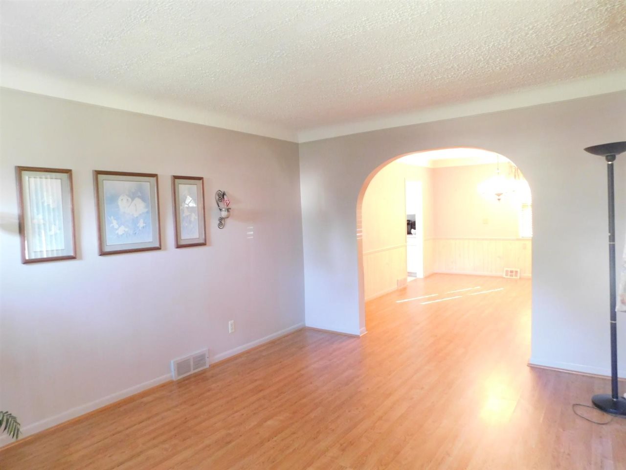11077 North Pearson Road Utica, MI 48315 - Photo 5 of 22 Living Room