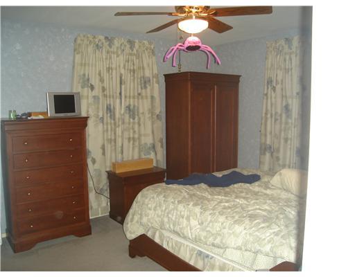 281 State Road Valencia, PA 16059 - Photo 12 of 13 Master Bedroom. MASTER BEDROOM, WITH FULL BATHROOM. LARGE CLOSET SPACE. HARDWOOD FLOORS.