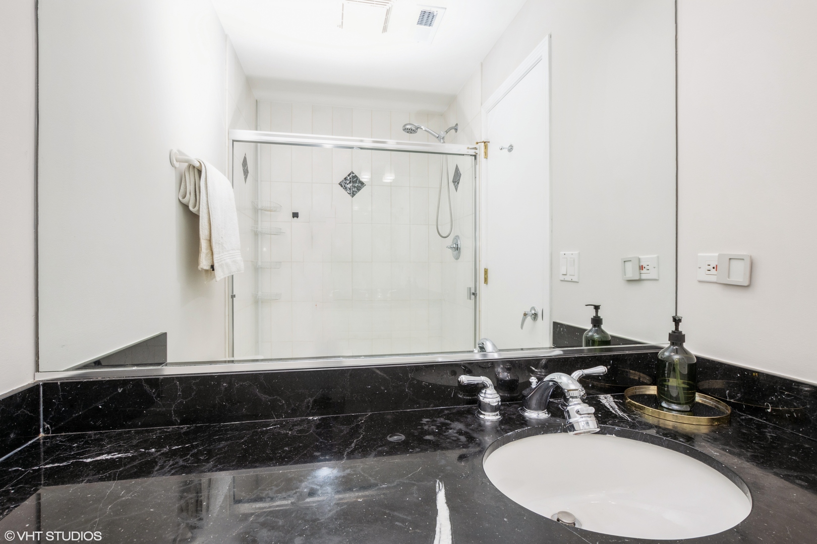 2529 North Halsted Street, Unit 1S Chicago, IL 60614 - Photo 13 of 16