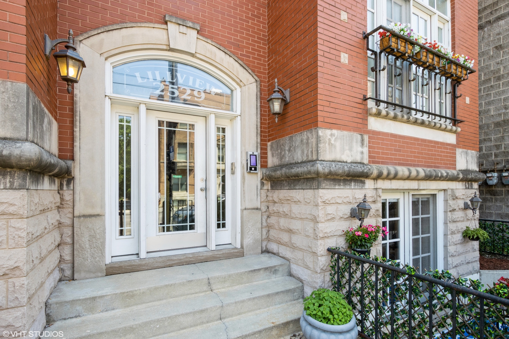 2529 North Halsted Street, Unit 1S Chicago, IL 60614 - Photo 2 of 16