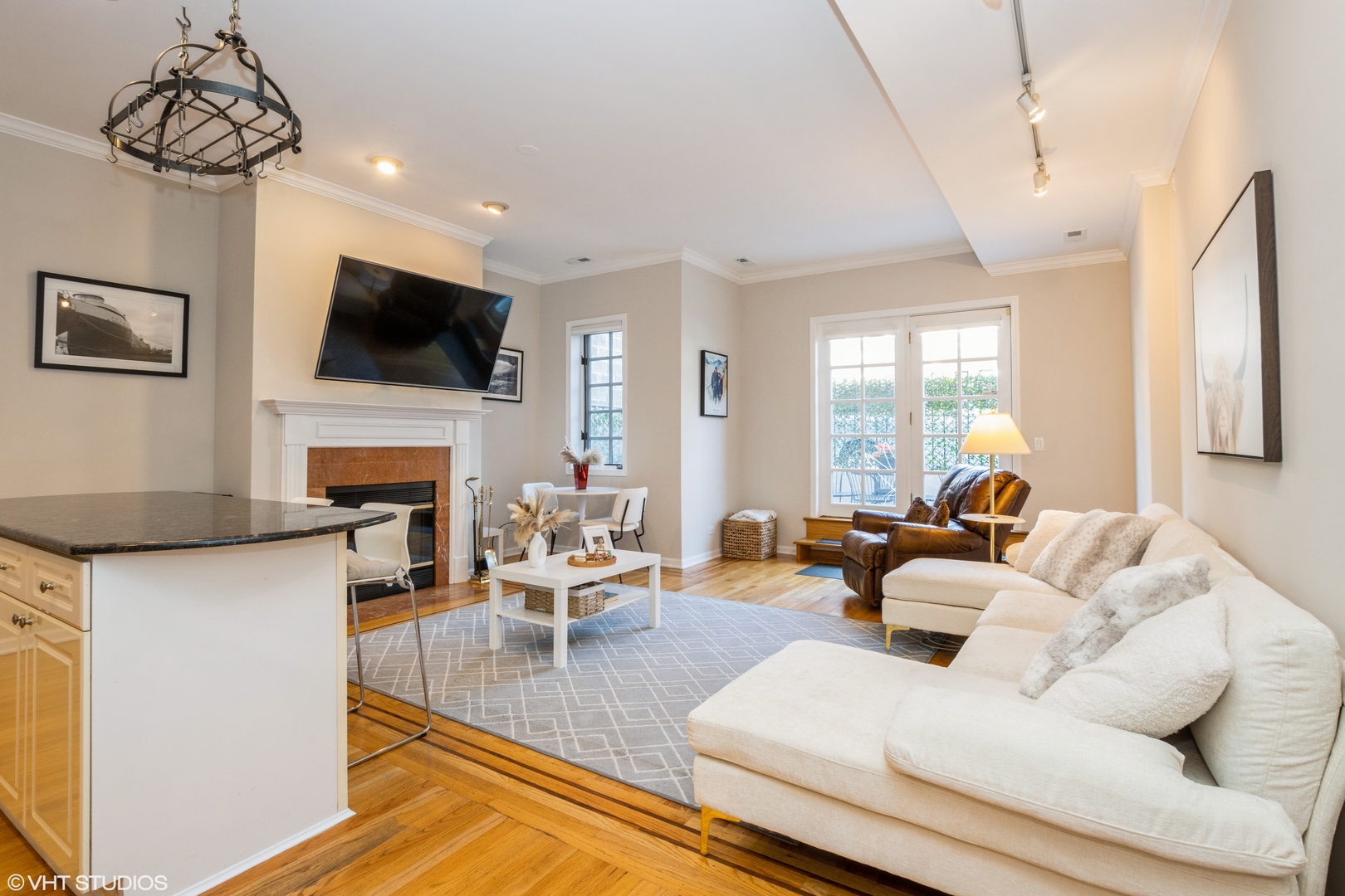 2529 North Halsted Street, Unit 1S Chicago, IL 60614 - Photo 3 of 16