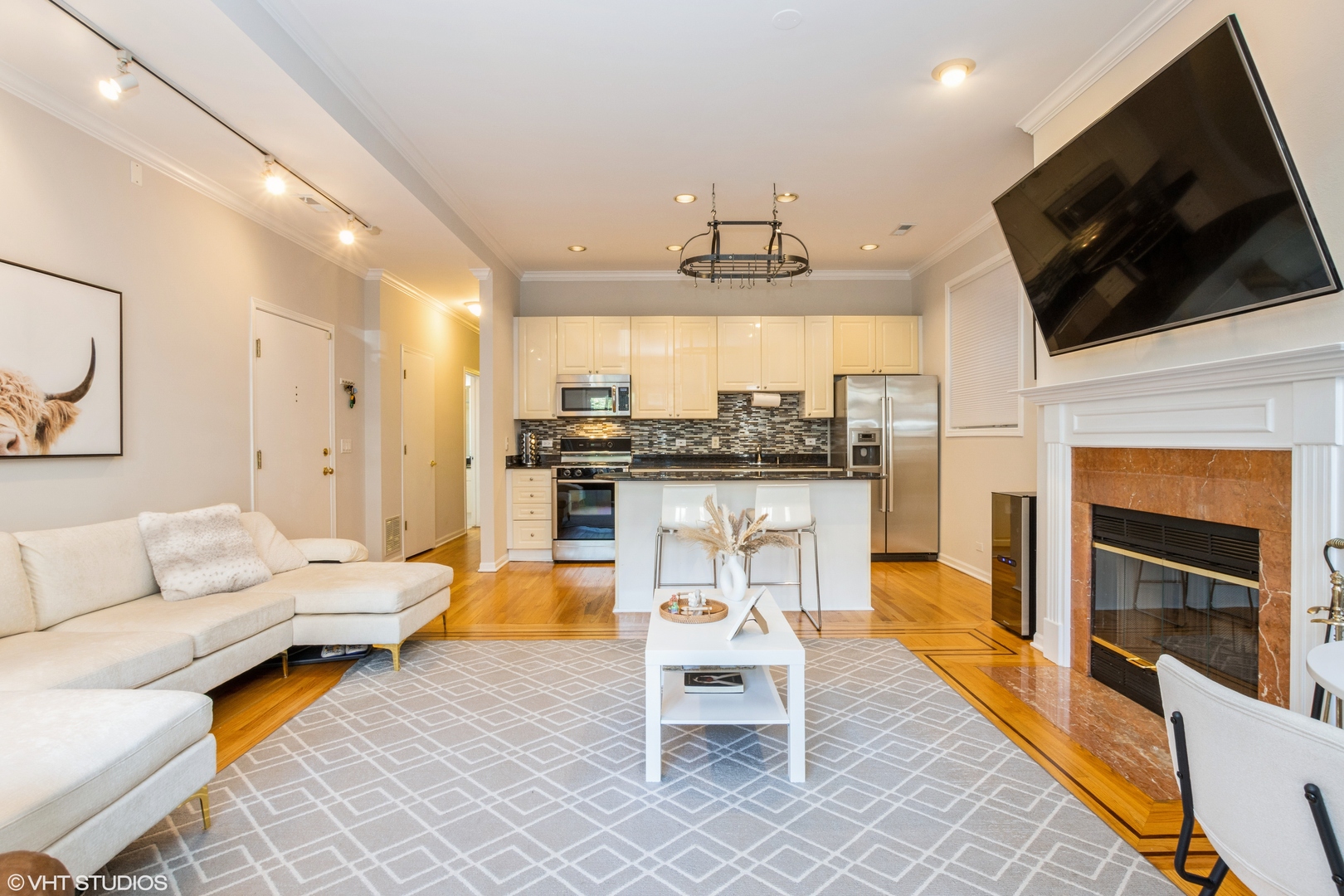 2529 North Halsted Street, Unit 1S Chicago, IL 60614 - Photo 5 of 16