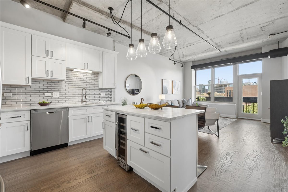 6 South Laflin Street, Unit 510 Chicago, IL 60607 - Photo 9 of 22