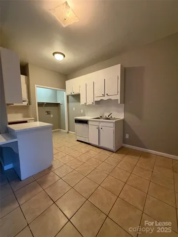 $795 | 304 Kristin Lane, Unit 7, Hudson, NC 28638