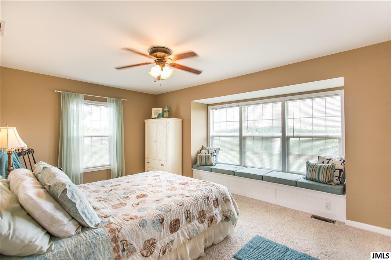 5001 Donnely Road Jackson, MI 49201 - Photo 11 of 27 Lakeview!