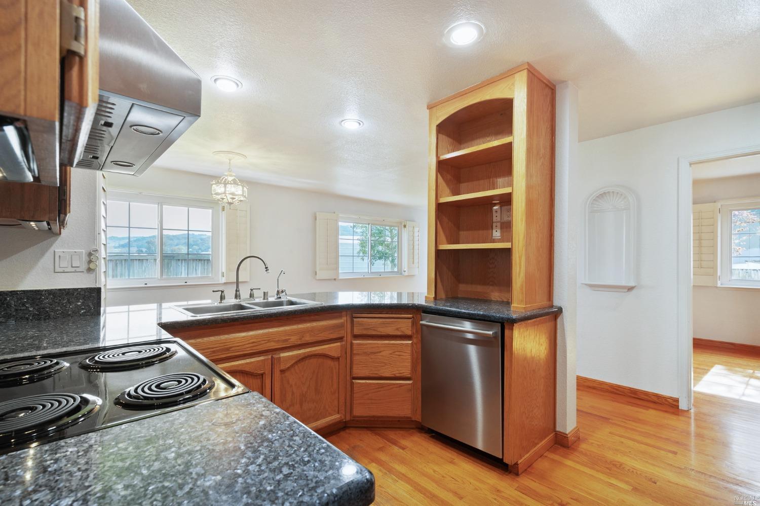 677 Connie Street Santa Rosa, CA 95407 - Photo 11 of 54 Gallery Image 11