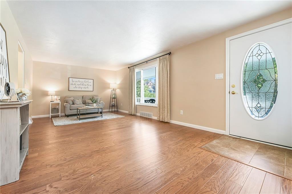 608 Scrubgrass Road Pittsburgh, PA 15243 - Photo 3 of 25 Gallery Image 3
