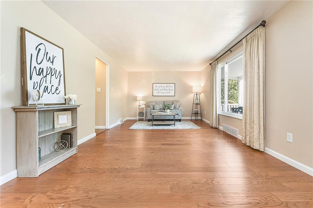 608 Scrubgrass Road Pittsburgh, PA 15243 - Photo 4 of 25 Gallery Image 4